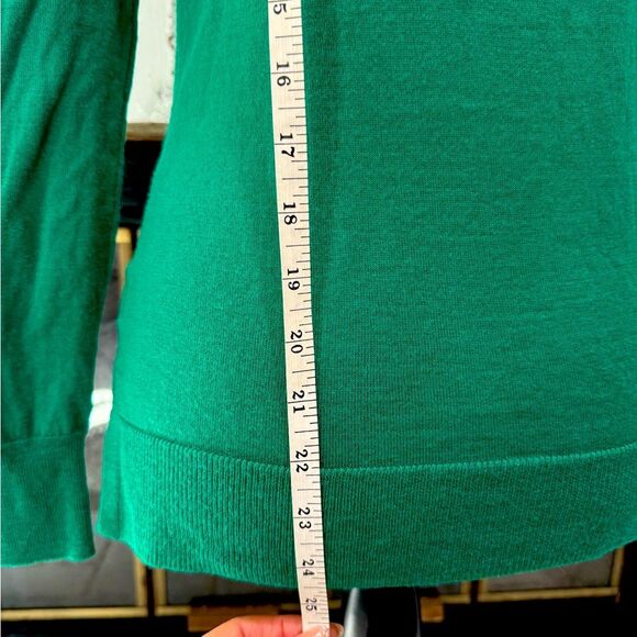 J. Crew Women Sweater Green Medium Merino Wool Blend VNeck Pullover Long Sleeve - Picture 5 of 8